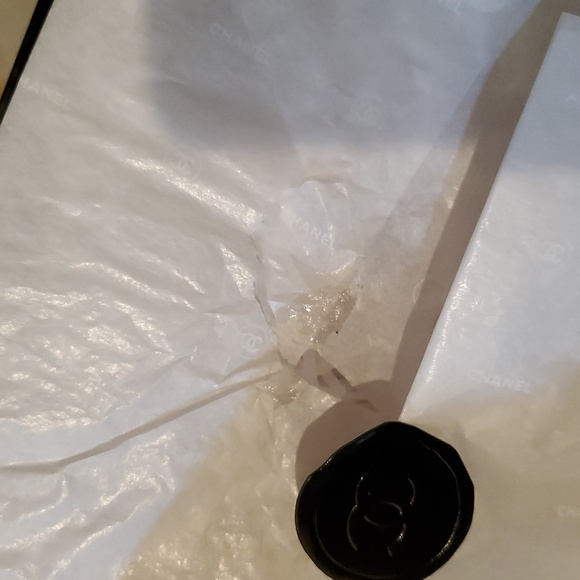 Empty Black and White Chanel Gift Box - Picture 10 of 11